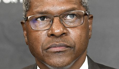 Navigating the tensions: political parties' promises to traditional leaders threaten rural representation