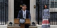 Out-going British Prime Minister Rishi Sunak, accompanied by his wife Akshata Murty (R), delivers a statement outside Downing Street in London, Britain, 05 July 2024, following the results of the elections. Britons went to the polls on the 04 July 2024, which the Labour party led by Keir Starmer have won with a majority.  EPA-EFE/ANDY RAIN