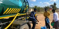 A water tanker in Hammanskraal during the cholera epidemic. (Photo: Al-Imdaad Foundation South Africa)