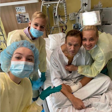 Putin opponent Navalny posts photo from hospital, plans to return to Russia