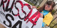 A small group of Ukrainian women, joined by some Russian women living in South Africa, demonstrate outside Holiday Inn Sandton City at the Russian-SA investment meeting on 20 July 2022. The protesters kept the group small and in rotation to comply with the gatherings statutes and by-laws. (Photo: Supplied)