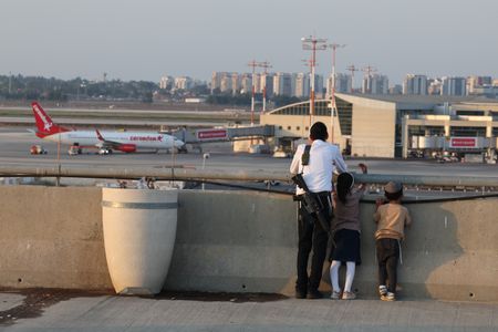 Airlines including Lufthansa cautiously plan to resume some Middle East flights