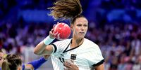  Xenia Smits of Germany in action during the Handball competitions in the Paris 2024 Olympic Games, at the Pierre Mauroy Stadium in Villeneuve-d'Ascq, France, XX YY 2024.  EPA-EFE/ALEX PLAVEVSKI