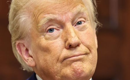 Trump slaps retaliatory measures on Colombia after it turns away deportation flights