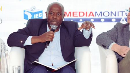 Combating mis- and disinformation must take a human rights approach, civil society urges