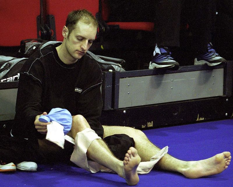 Does icing an injury delay recovery? The jury is still out
