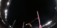 epa09398049 Angelica Bengtsson of Sweden competes in the Women's Pole Vault Final during the Athletics events of the Tokyo 2020 Olympic Games at the Olympic Stadium in Tokyo, Japan, 05 August 2021.  EPA-EFE/DIEGO AZUBEL