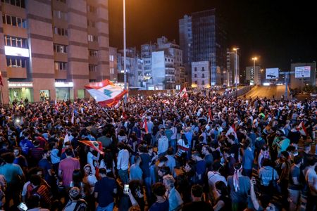 Lebanon slides deeper into chaos, no sign of new government