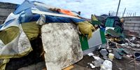 A group of people have built makeshift structures from discarded sheets, wooden planks and sails. They live behind the Knysna Municipality’s waste management site in Clyde Street. (Photos: Siphokazi Mnyobe)