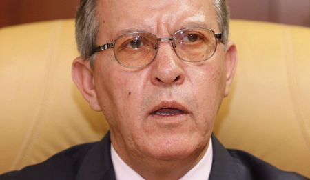 Gunmen surround Libyan foreign ministry to push demands