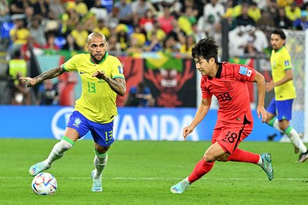 Dominant Brazil crush Koreans to cruise into World Cup quarters