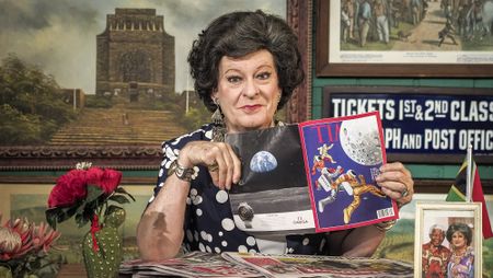 Episode 206: Evita's own Moon landing (Video)