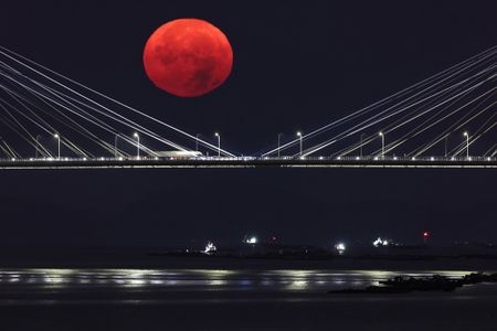 The first Supermoon of the year, and more from around the world