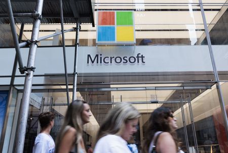 Microsoft alerts businesses, governments to server software attack