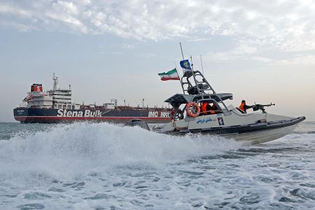 Oil in murky waters as geopolitical tensions mount