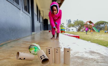 From waste to toys – training practitioners in early learning programmes to create playthings from recyclables