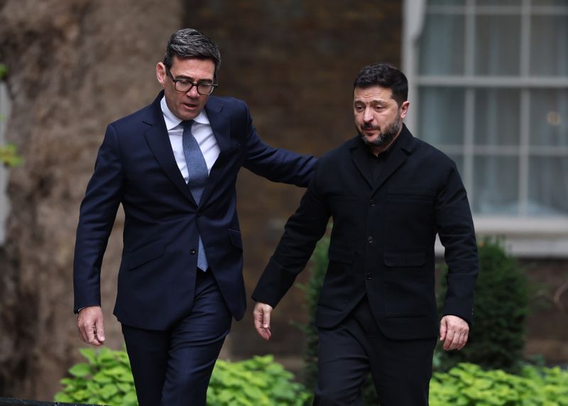 EU leaders rally around Zelensky as Trump criticises Ukraine refinery strikes