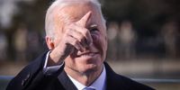US President Joe Biden looks up into the crowd during his presidential inauguration in Washington, DC.(Photo: EPA-EFE / JONATHAN ERNST / POOL)