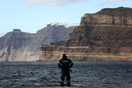 Greece to build escape port on Santorini as quakes continue, says minister