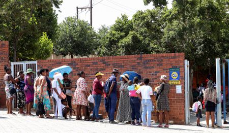 Gauteng schools face crisis with almost 5,000 grade 1 and 8 learners still unplaced 