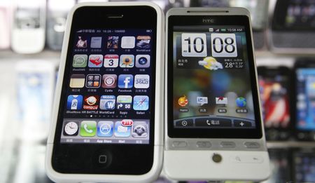 Google, Apple CEOs in talks on patent issues