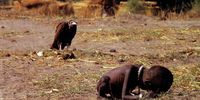 Kevin Carter's “Starving Child and Vulture”, taken in 1993 in Sudan during a famine that wracked the land. (Image Flickr)