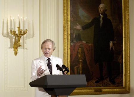 Tom Wolfe, author of 'The Right Stuff', dies at 88