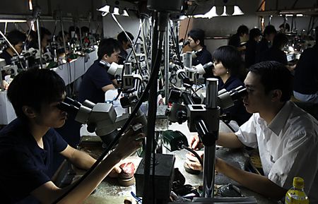 Human Rights Watch says Zimbabwe trading ‘blood diamonds’