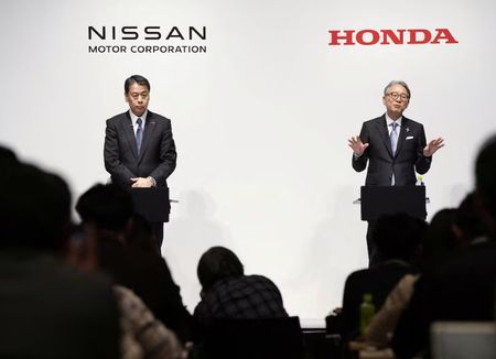 Japan's Honda and Nissan to begin merger talks, Nikkei reports