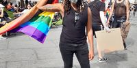 Amber waits at the bottom of the Brooklyn Bridge for the marchers from Brooklyn to arrive (NYC, 19 June 2020, pic An Wentzel)