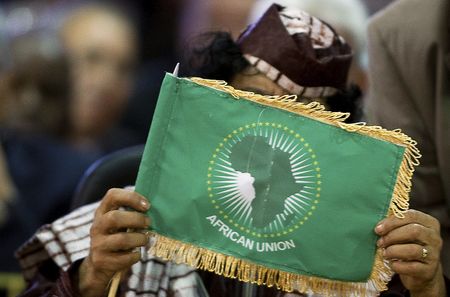 17 March: Split Nigeria in half, says Gaddafi