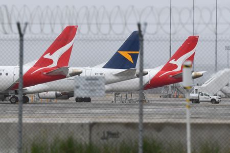 Qantas flight lands safely at Auckland after mayday call
