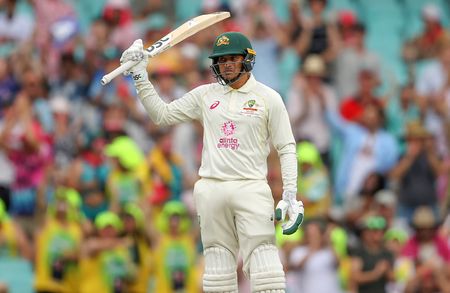 Australia take charge on gloomy day for Proteas 