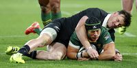 Cheslin Kolbe of South Africa scores a try in the tackle of Leroy Carter of New Zealand during The Rugby Championship match between New Zealand All Blacks and South Africa Springboks at Sky Stadium on September 13, 2025 in Wellington, New Zealand. (Photo: Hagen Hopkins / Getty Images)