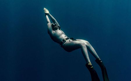 Freediver Zandile Ndhlovu opens up the ocean to 'black mermaids'