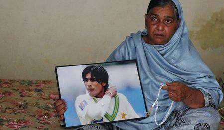 Mo Amir continues to canvas for his freedom