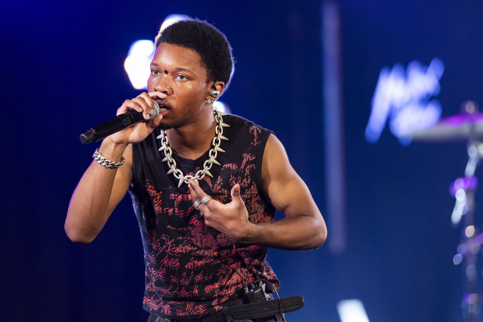 Musician D4vd charged with murder of 14‑year‑old girl in Los Angeles