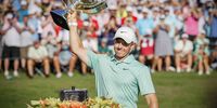 Rory McIlroy of Northern Ireland hoists the FedEx Cup. Photo: EPA-EFE/Gallo Images