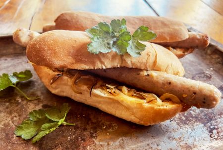 Lekker Brekker Monday: Bratwurst hotdog