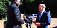 His Excellency President Cyril Ramaphosa and His Excellency Chancellor Olaf Scholz of the Federal Republic of Germany during the welcoming ceremony at the Union Buildings in Tshwane.PhotoLSiyabulela Duda/GCIS