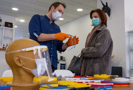 Heroic nurses need full protection against coronavirus - association