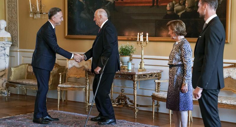 Health of Norwayâs king deteriorates while in hospital, palace says
