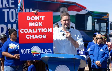 Hill-Lewis warns small parties could force a coalition government in Cape Town