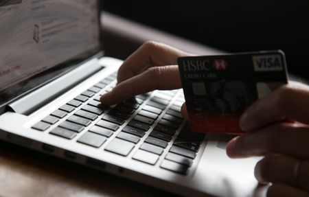 Get-rich-quick schemes, pyramids and ponzis: five signs you’re being scammed