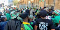 MK party supporters outside Johannesburg High Court. 9 April 2024. (Photo: Gallo Images / Fani Mahuntsi)