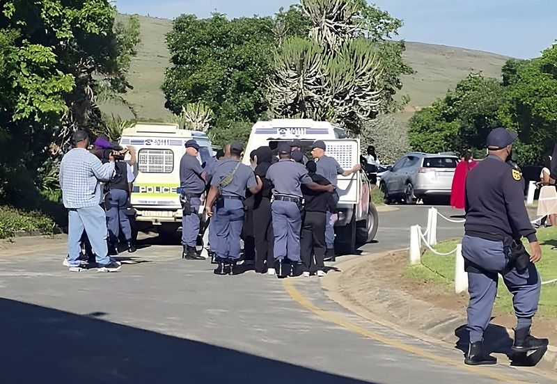 GROUNDUP: Rubber bullets fired at Rhodes graduation ceremony