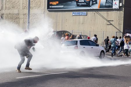 Government has used lockdown to decide who may protest