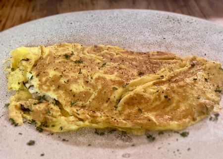 Lekker Brekker Monday: Cheese and onion, the perfect match for a perfect omelette