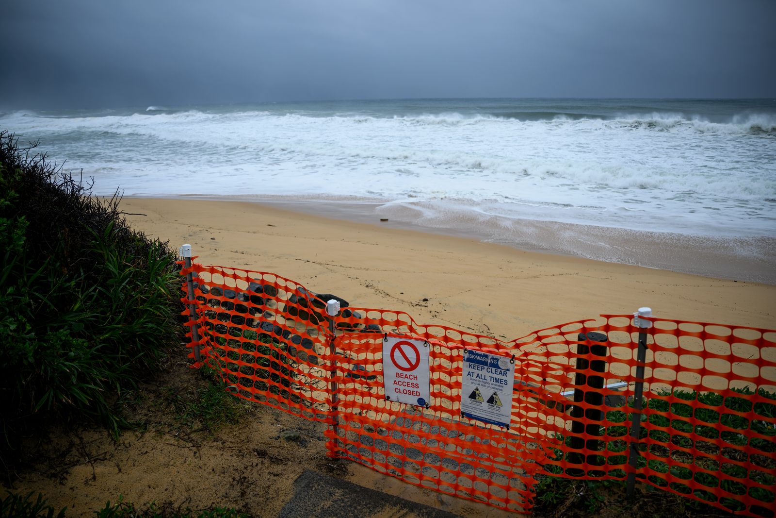 Wild storm in Sydney disrupts flights, thousands without power