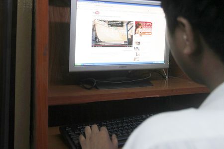 Are people getting screwed by .xxx?